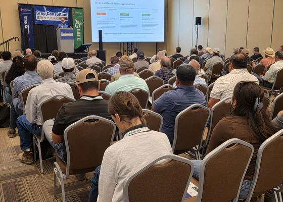 A packed breakout room on Day 1